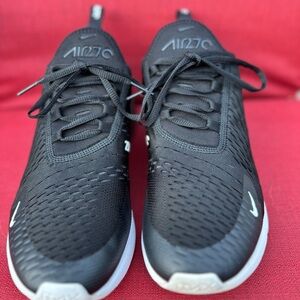 Nike Air Max 270 Men’s size 10 Black and White